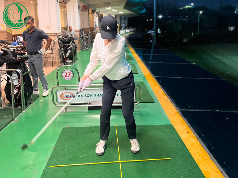 Tham gia khóa học golf chuyên nghiệp